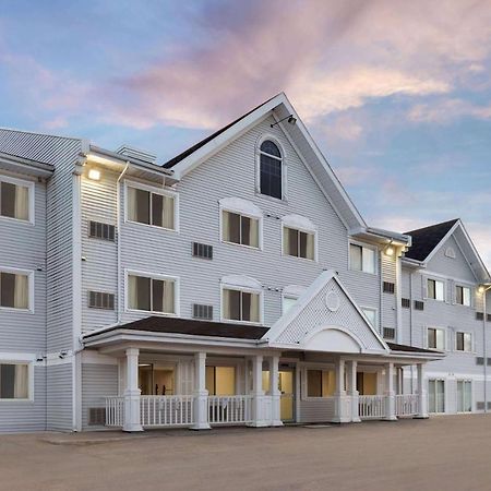 Ramada By Wyndham Miramichi New Brunswick Hotell Exteriör bild