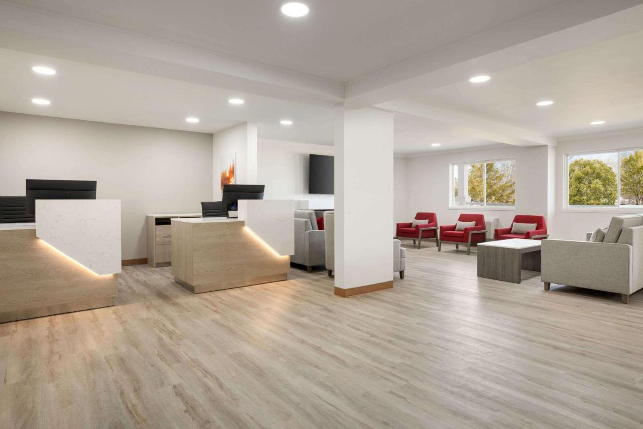 Ramada By Wyndham Miramichi New Brunswick Hotell Exteriör bild