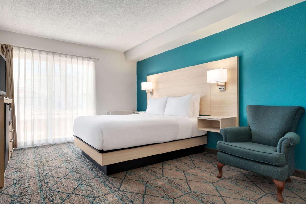 Ramada By Wyndham Miramichi New Brunswick Hotell Exteriör bild