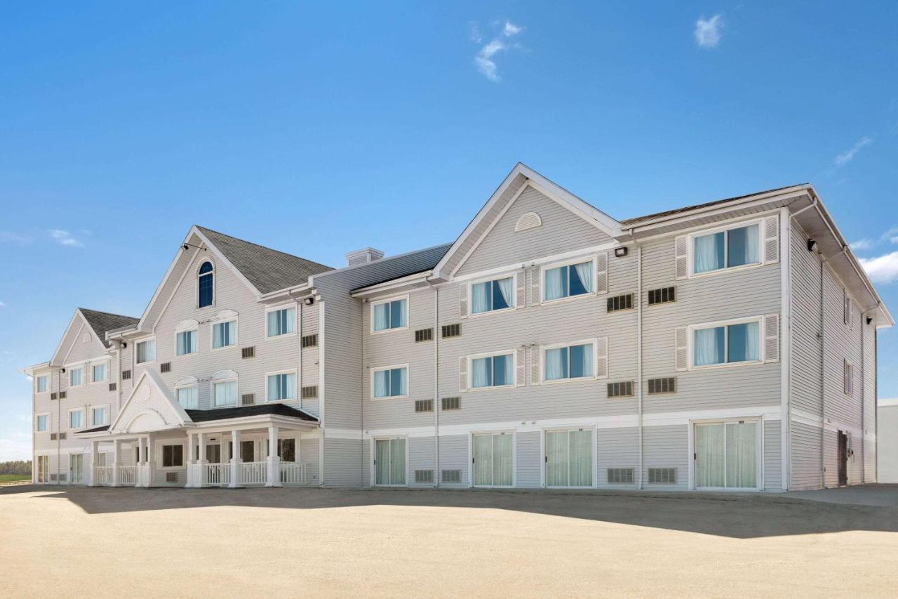 Ramada By Wyndham Miramichi New Brunswick Hotell Exteriör bild