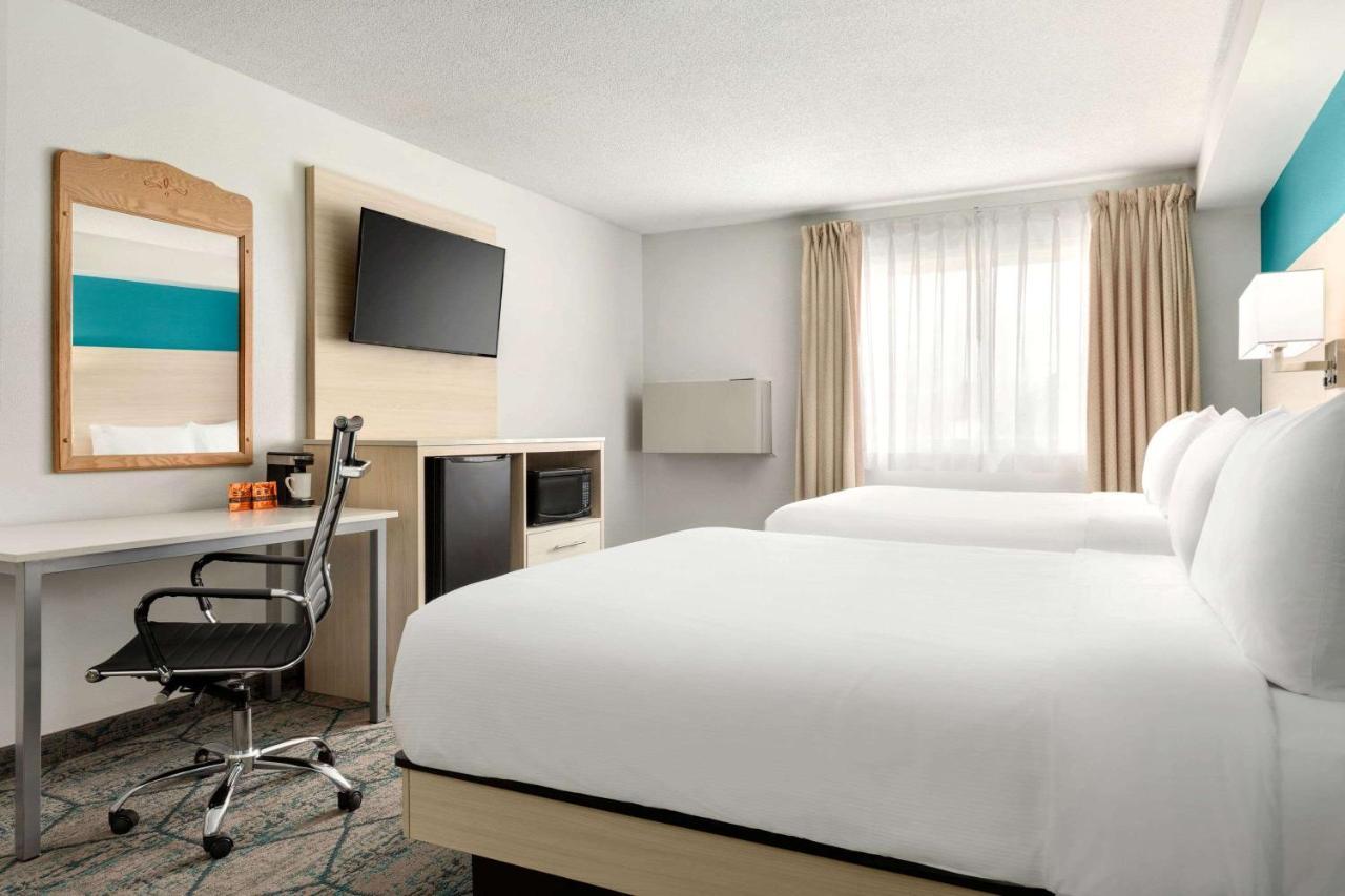 Ramada By Wyndham Miramichi New Brunswick Hotell Exteriör bild