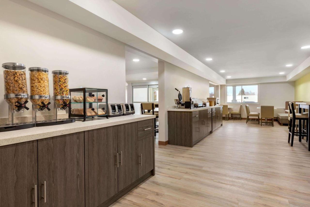 Ramada By Wyndham Miramichi New Brunswick Hotell Exteriör bild