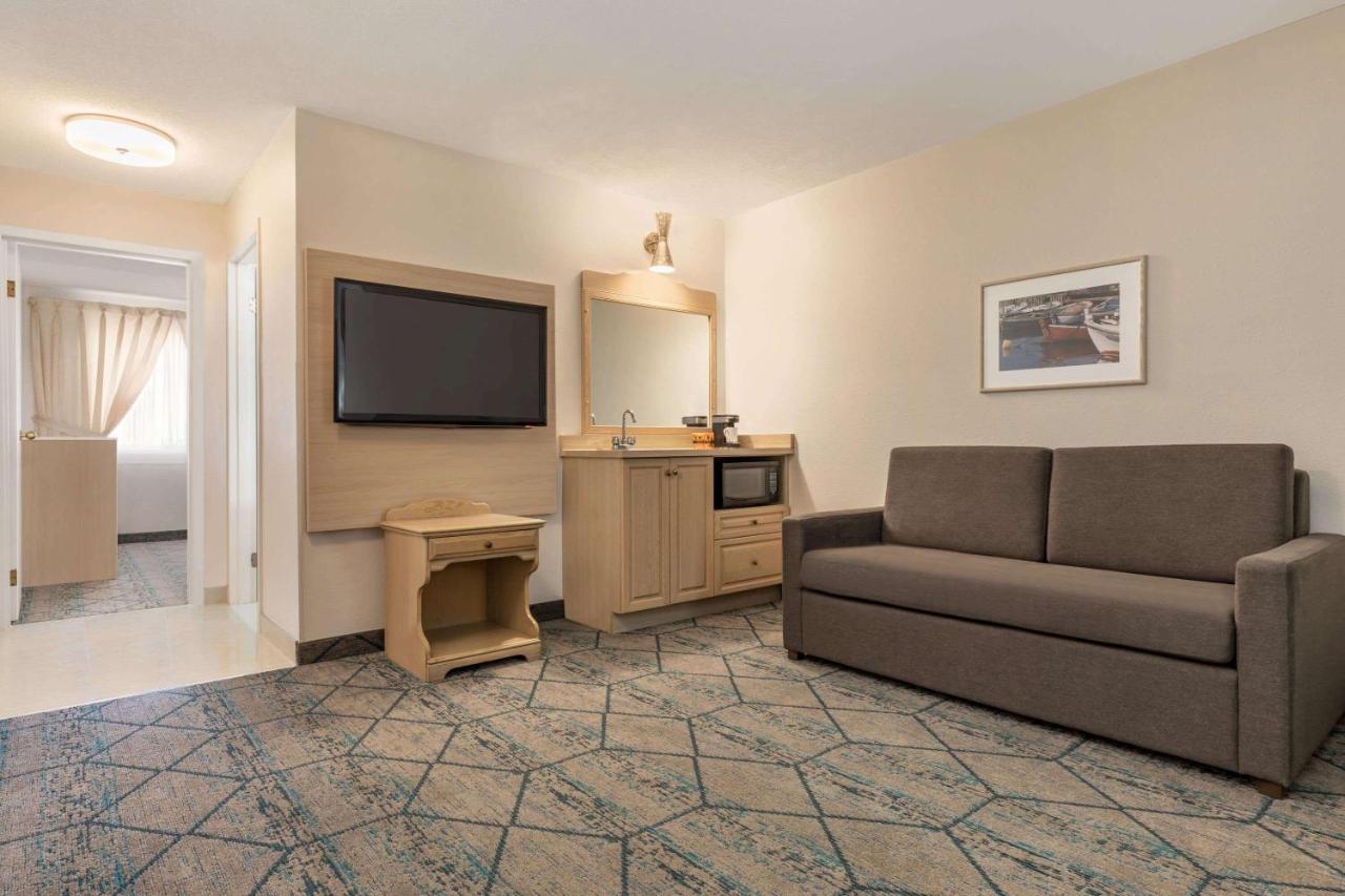 Ramada By Wyndham Miramichi New Brunswick Hotell Exteriör bild