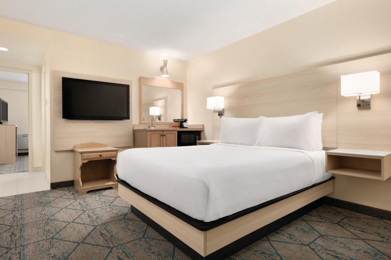 Ramada By Wyndham Miramichi New Brunswick Hotell Exteriör bild