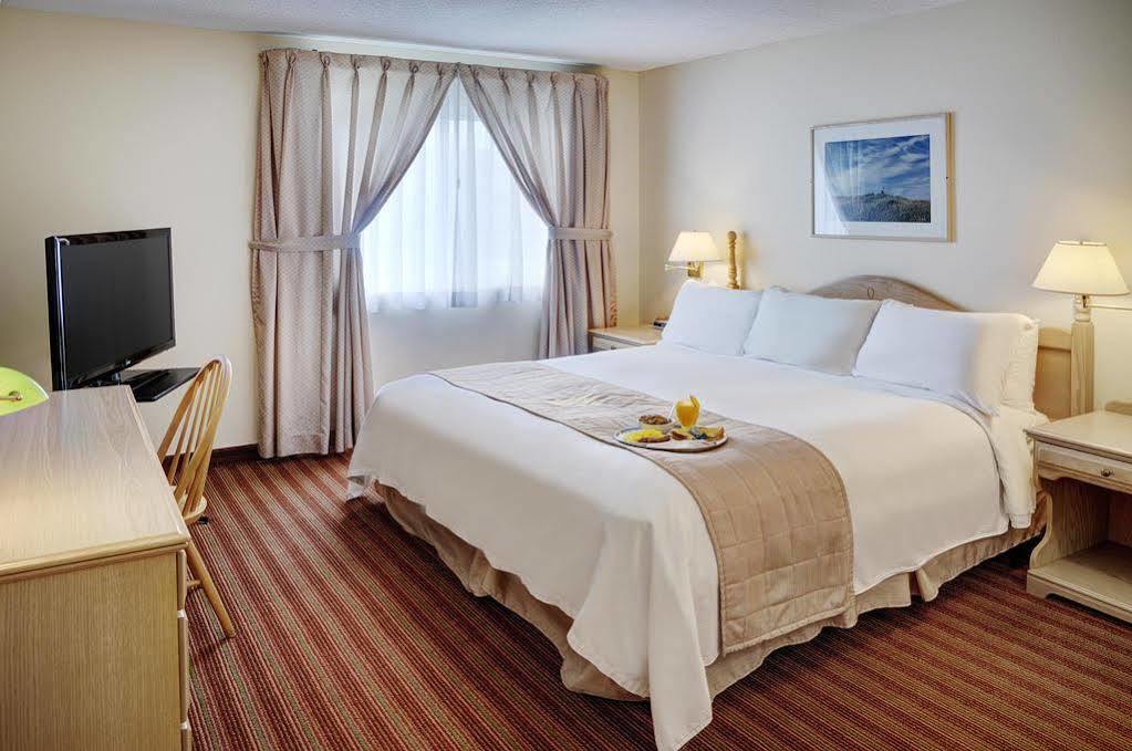 Ramada By Wyndham Miramichi New Brunswick Hotell Exteriör bild